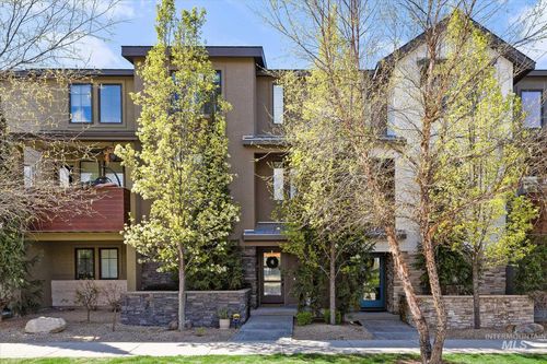 3693 E Parkcenter Blvd, Boise, ID, 83716-4714 | Card Image