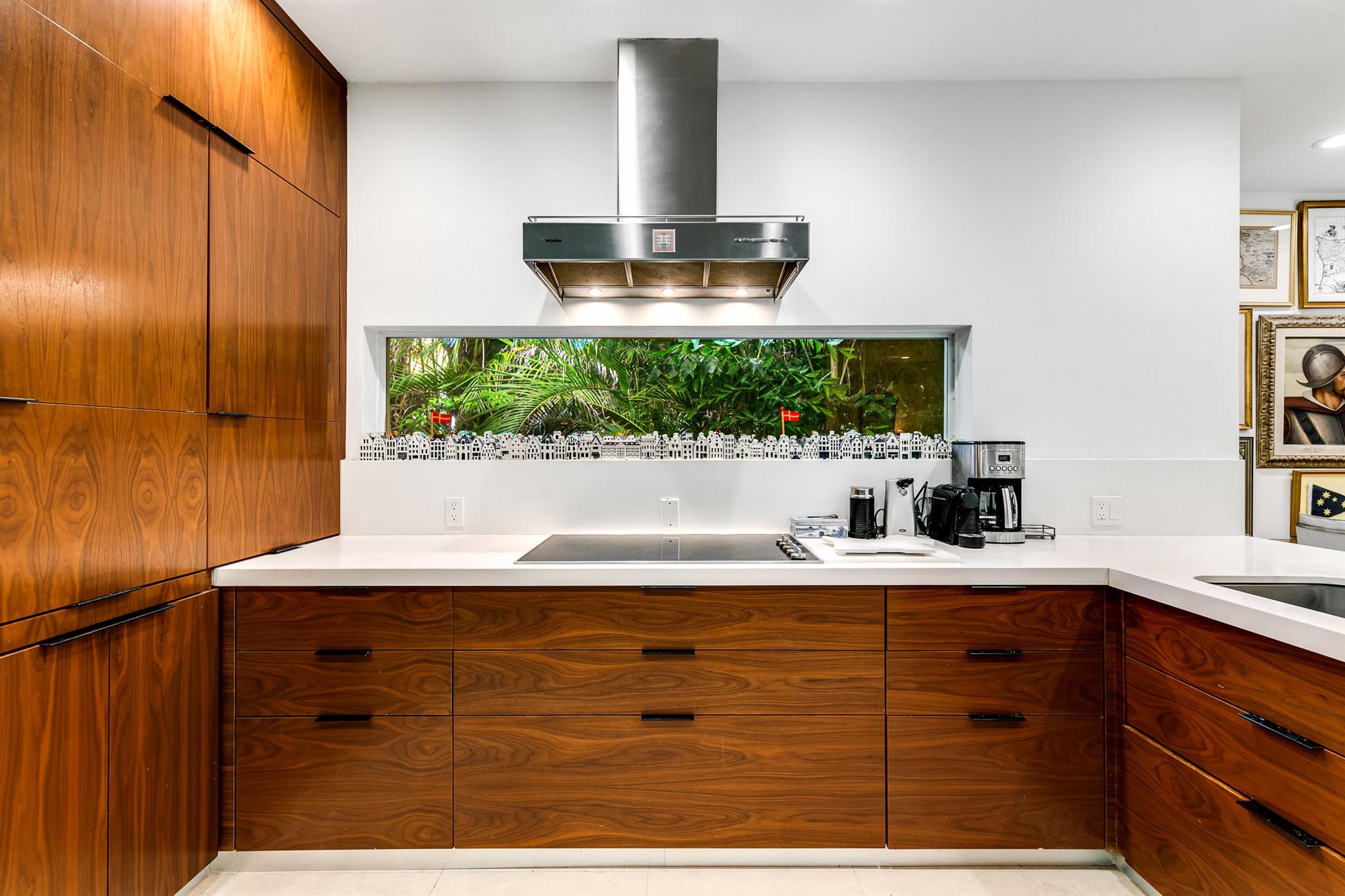 Bay Rd, Miami Beach, FL 33140