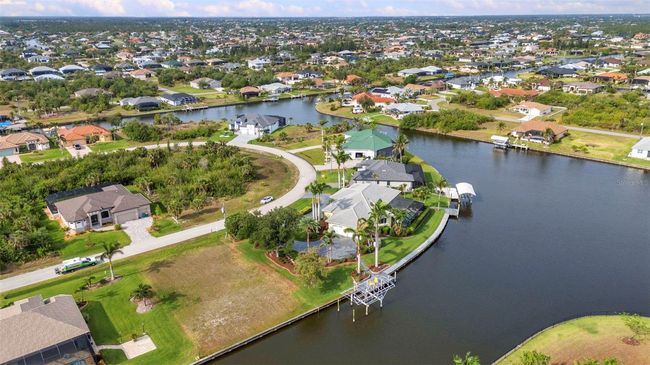 15490 Seafoam Cir, House other with 3 bedrooms, 3 bathrooms and null parking in PORT CHARLOTTE FL | Image 89