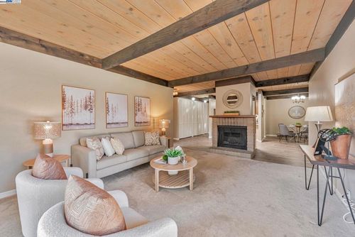 39090 Presidio Way, Fremont, CA, 94538-1276 | Card Image