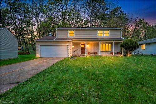 1668 Eisenhower Dr, Brunswick, OH, 44212-3706 | Card Image