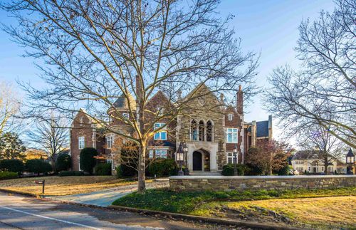 8671 Tournament Dr, Memphis, TN, 38125-8807 | Card Image