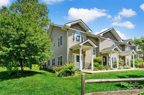 8 Cherry Laurel Ln, Swannanoa, NC, 28778-8308 | Card Image