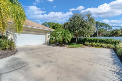 10776 Salvador Dali Circle, House other with 2 bedrooms, 2 bathrooms and null parking in Englewood FL | Image 2