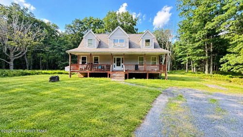 1115 Snowshoe Ct, Bushkill, PA, 18324-8639 | Card Image