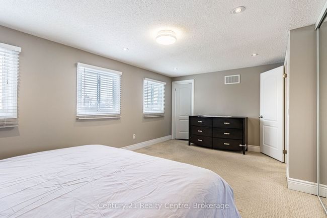 34 Niagara Pl, House other with 4 bedrooms, 4 bathrooms and 4 parking in Brampton ON | Image 20