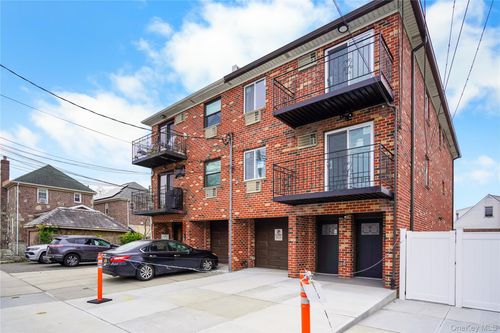 4658 161st St, Flushing, NY, 11358-3664 | Card Image