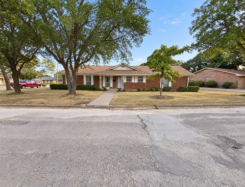 1414 Meadowlark Dr, Hillsboro, TX, 76645-2335 | Card Image