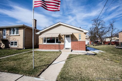 4236 Fishermans Ter, Lyons, IL, 60534-1402 | Card Image
