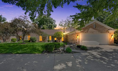 2032-2032 Bentbrook Dr, Champaign, IL, 61822-9221 | Card Image