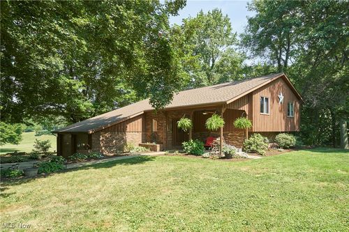 1223 Tumbleweed St Ne, Uniontown, OH, 44685-8522 | Card Image