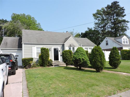 713 Colonial St, Uniondale, NY, 11553-2913 | Card Image