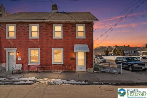 1028 Railroad St, CATASAUQUA, PA, 18032-2737 | Card Image