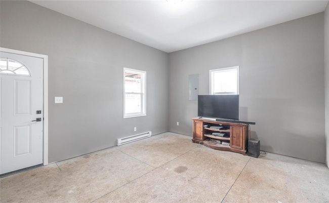 308 S Frisco St, House other with 2 bedrooms, 1 bathrooms and null parking in Crocker MO | Image 4