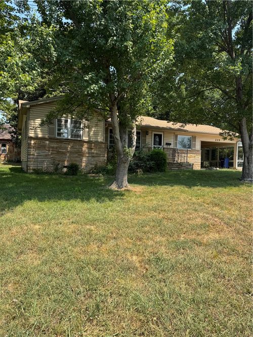 215 W Jefferson St, Siloam Springs, AR, 72761-3509 | Card Image