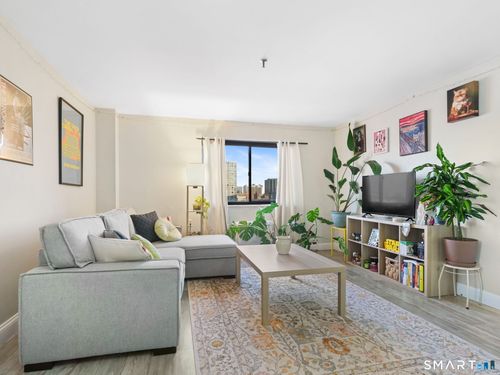 apt-5c-51 Schuyler Ave, Stamford, CT, 06902-3744 | Card Image