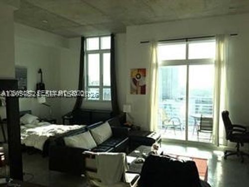 uph03-234 Ne 3rd St, Miami, FL, 33132-2274 | Card Image