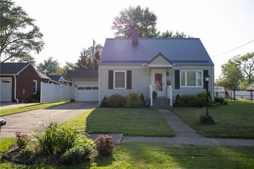 3049 Avondale Ave, Ashtabula, OH, 44004-5158 | Card Image