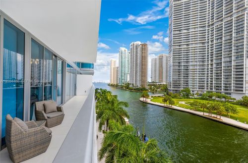 504-200 Biscayne Boulevard Way, Miami, FL, 33131-2154 | Card Image