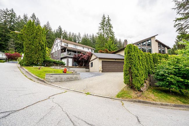 6 Elsdon Bay, House other with 5 bedrooms, 3 bathrooms and 8 parking in Port Moody BC | Image 4