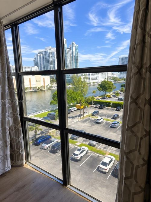 716-800 Parkview Dr, Hallandale Beach, FL, 33009-2978 | Card Image