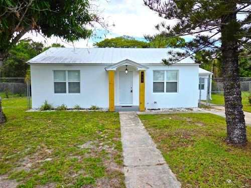 813 S 6th St, Fort Pierce, FL, 34950-5053 | Card Image