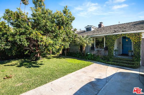 10530 Moorpark St, Toluca Lake, CA, 91602-2819 | Card Image