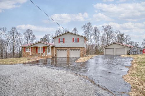 220 W Minnie Ave, Monterey, TN, 38574-1042 | Card Image