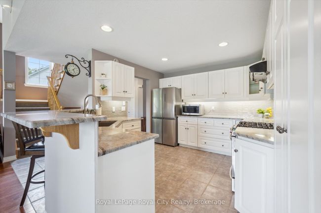 105 Riverwalk Pl, House attached with 2 bedrooms, 2 bathrooms and 3 parking in Rockwood ON | Image 15