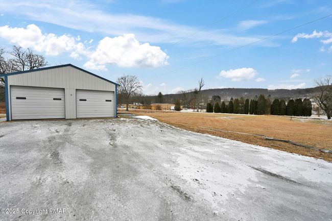 17-Detached Garage | Image 17