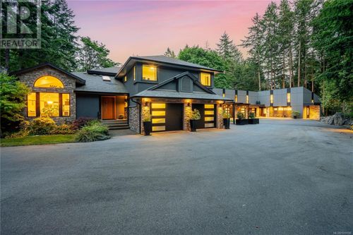 851 Sayward Rd, Victoria, BC, V8Y1R5 | Card Image