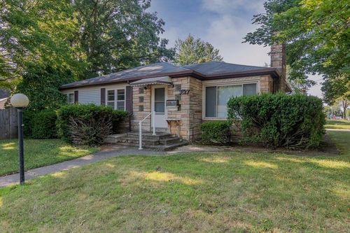 3127 Grace Rd, Kalamazoo, MI, 49006-2911 | Card Image