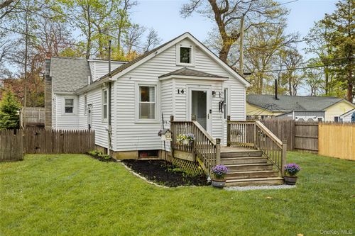 14 7th St, Wading River, NY, 11792-3006 | Card Image