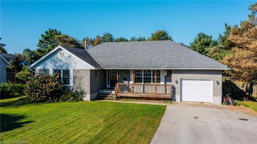 12 Pine Tree Dr, Hepworth, ON, N0H1P0 | Card Image