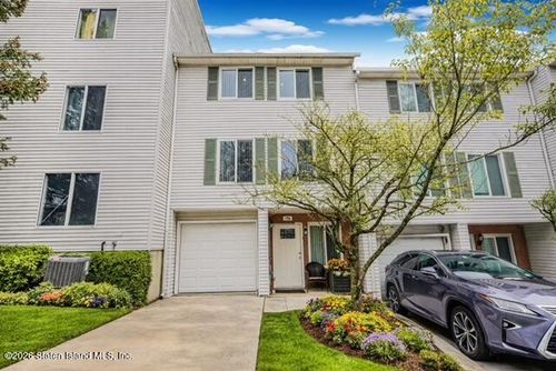 174 Ilyssa Way, Staten Island, NY, 10312-1371 | Card Image