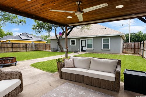 110 Rio Grande St, Uvalde, TX, 78801-3029 | Card Image