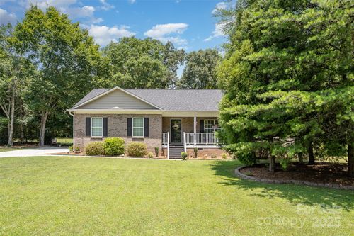 551 Sand Trap Dr, York, SC, 29745-6702 | Card Image