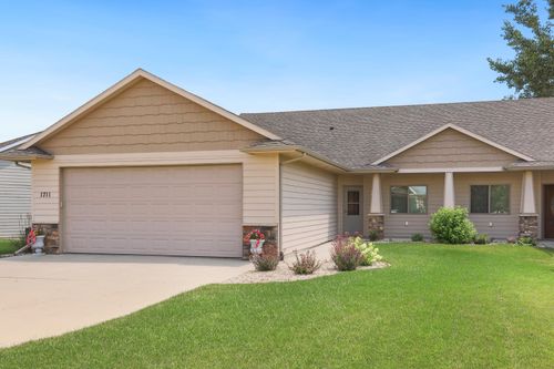 1711 Stewart Dr, ABERDEEN, SD, 57401-0220 | Card Image