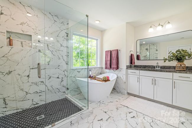 Primary Bath | Image 9