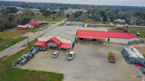 610 E End St, Goliad, TX, 77963-4233 | Card Image