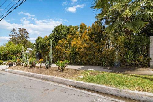 6930 Vanalden Ave, Reseda, CA, 91335-3931 | Card Image