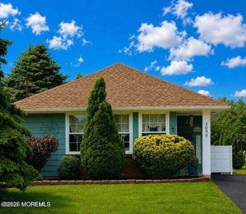 1690 Yorktowne Blvd, Toms River, NJ, 08753-1543 | Card Image