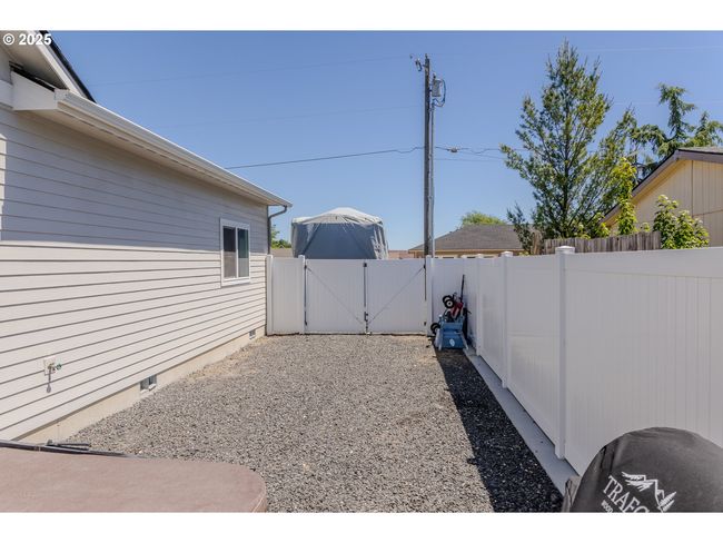 665 Browndell Ln, House other with 3 bedrooms, 3 bathrooms and 2 parking in Stanfield OR | Image 39