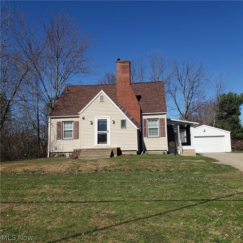 5411 Columbus Rd Ne, Louisville, OH, 44641-9262 | Card Image