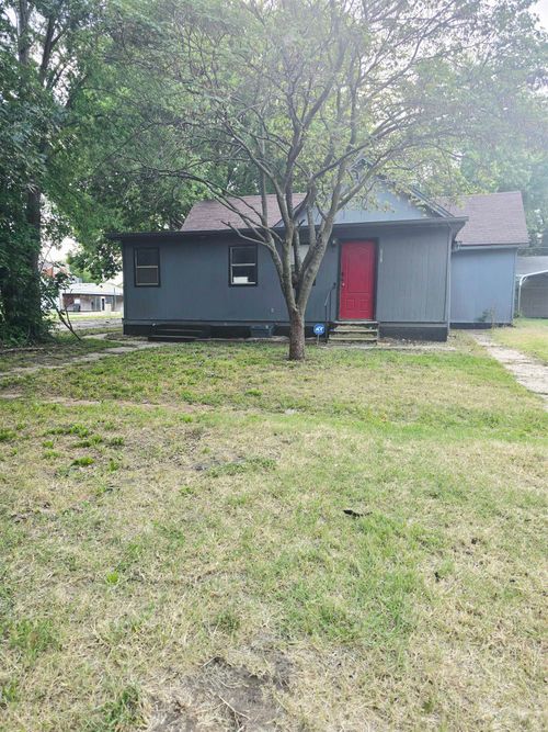 519 S B St, Arkansas City, KS, 67005-2725 | Card Image