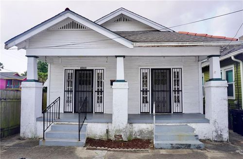 3824 26 Royal Street, New Orleans, LA, 70117 | Card Image
