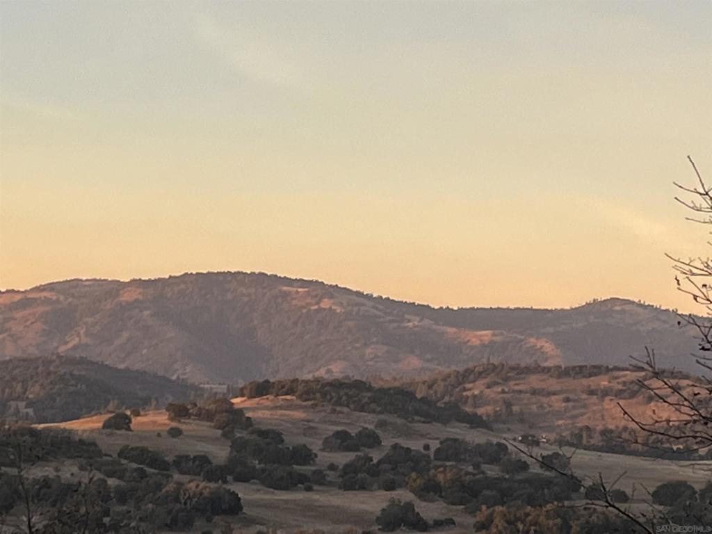 Land in Julian 2