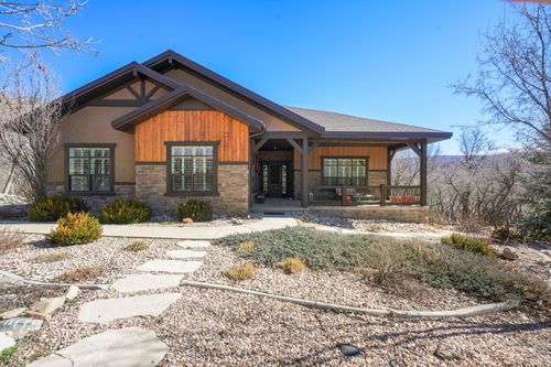 82 N Meadow Dr, Springville, UT, 84663-6196 | Card Image