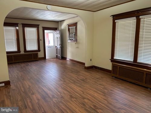 1049 Genesee St, TRENTON, NJ, 08610-6223 | Card Image