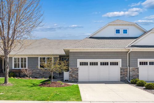 8652 Lake Riley Dr, Chanhassen, MN, 55317-4501 | Card Image